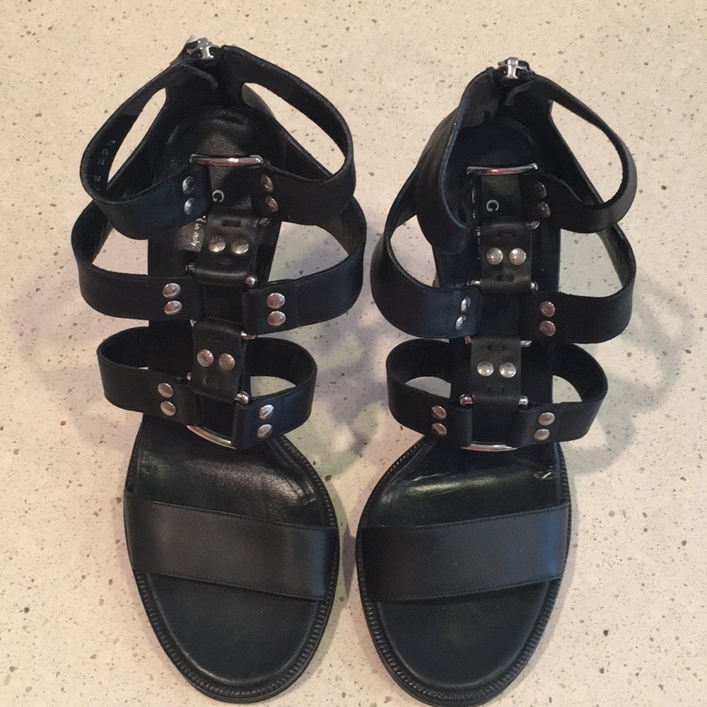 Gorgeous Gucci black leather heels.